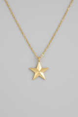 Le Étoile Necklace – Gold Front Shot
