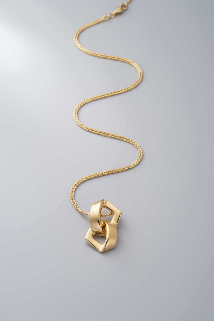 Le Nova Necklace – Front Pendant Shot