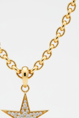 Fine gold chain detail of Le Stella necklace
