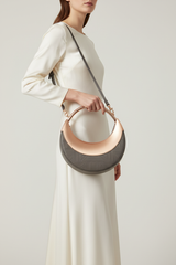 Le Gina Atelier Rose Gold + Gray – Model Shot