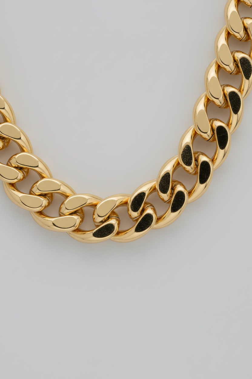 Le Luna Necklace – Chain Shot