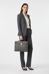 Le Slim Briefcase Gray – Model Shot