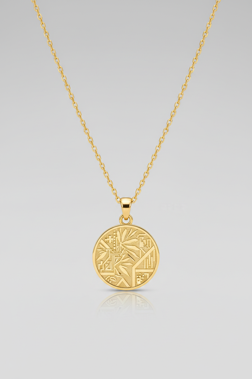 Le Étoile Necklace – Front Product Shot