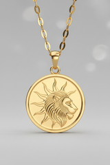 Le Aura Necklace – Luxury Macro Shot